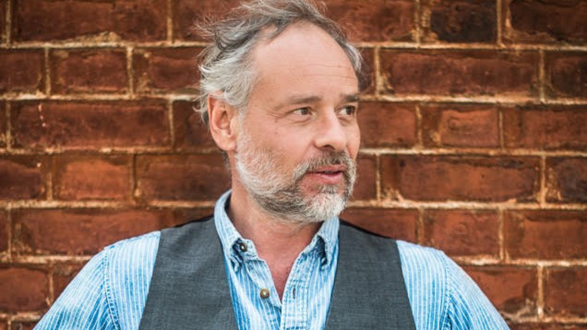 Sébastien Spitzer – “Un écrivain a au moins mille cordes à ses doigts”