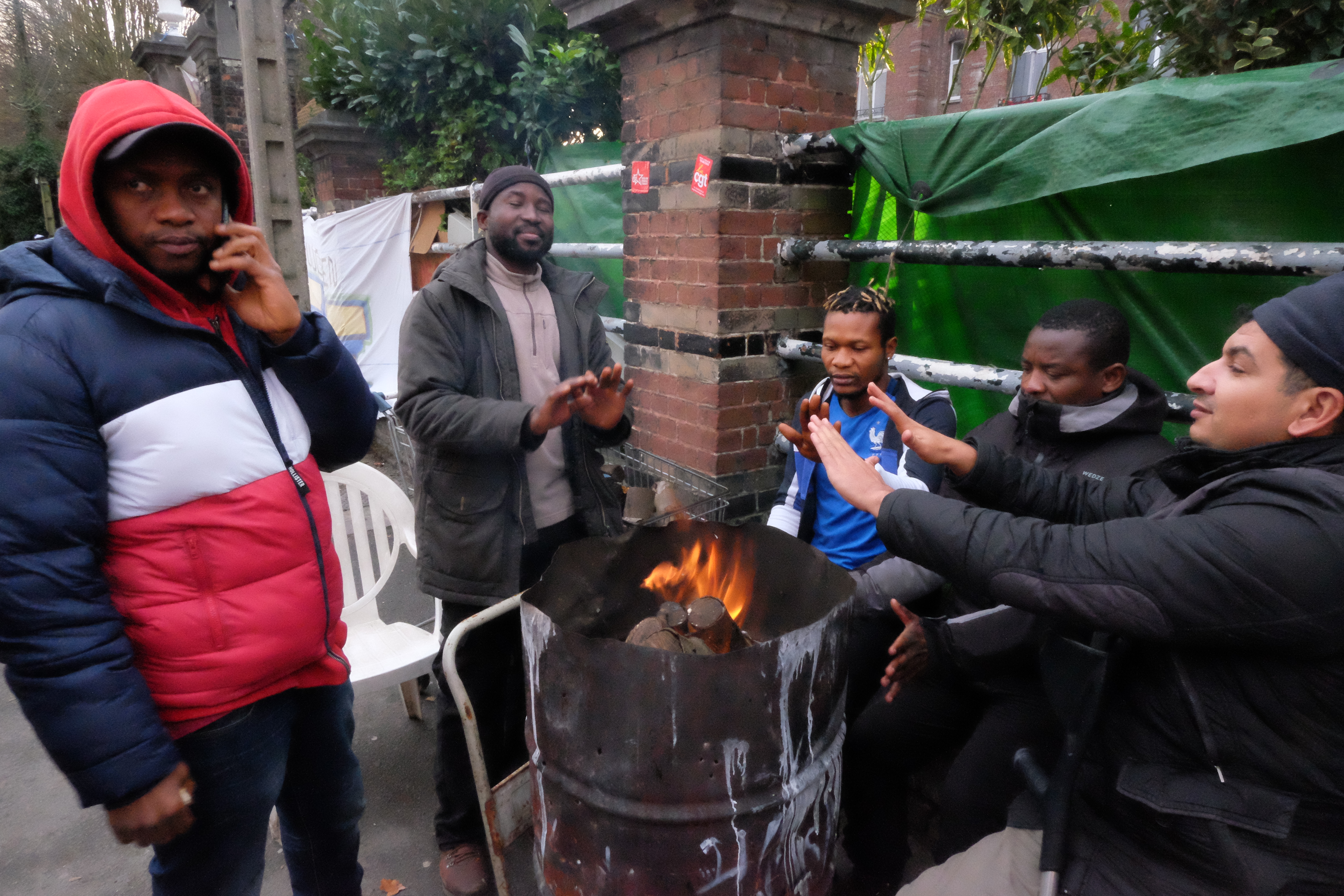 Loi immigration : « L’État s’en fout de notre vie, si on meurt, c’est pareil »