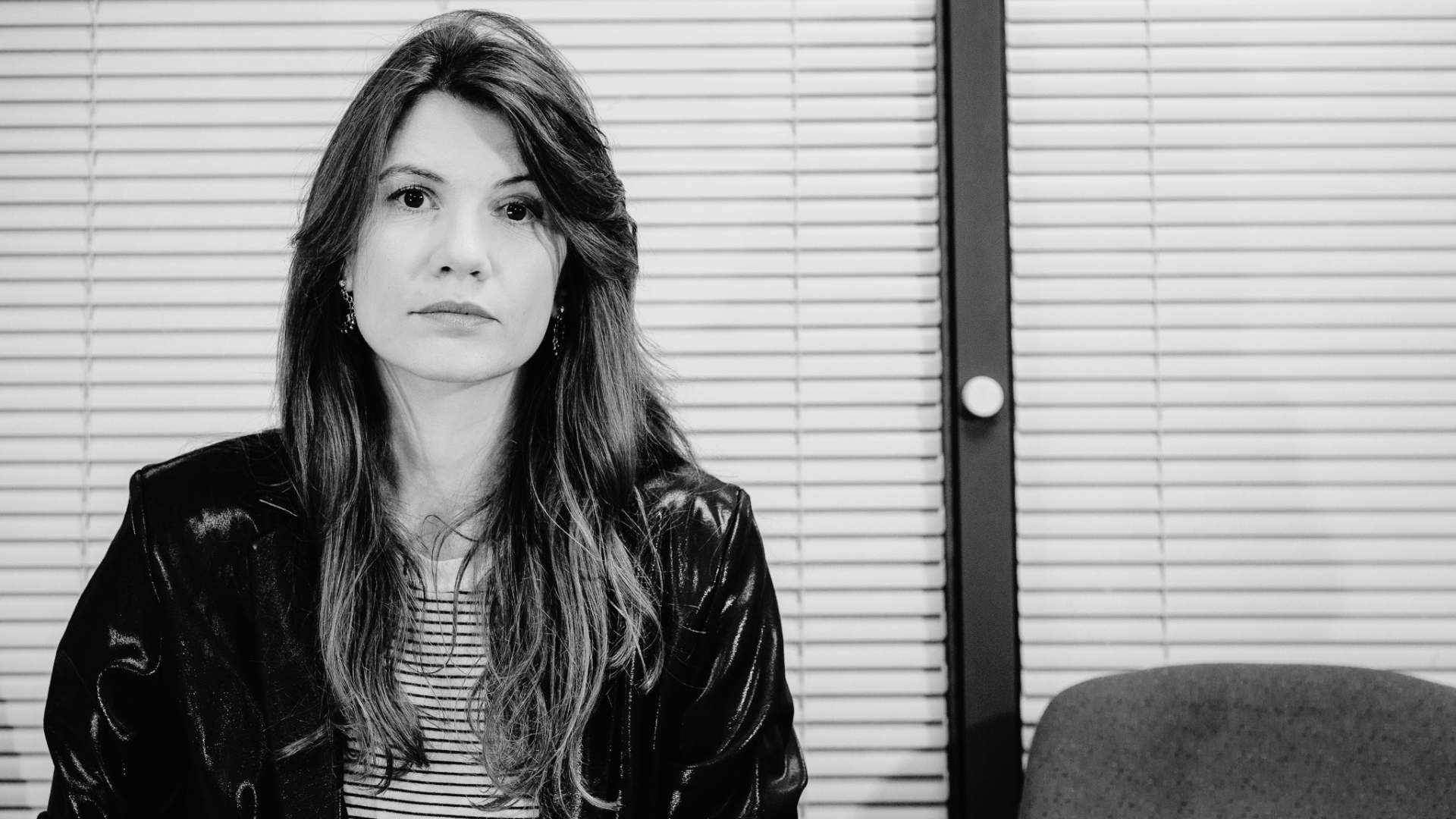 Alicia Ligi, seule en scène contre les violences conjugales